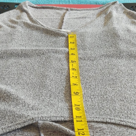 3/$12 Cedar Tree crop top tunic sz medium - Picture 6 of 8